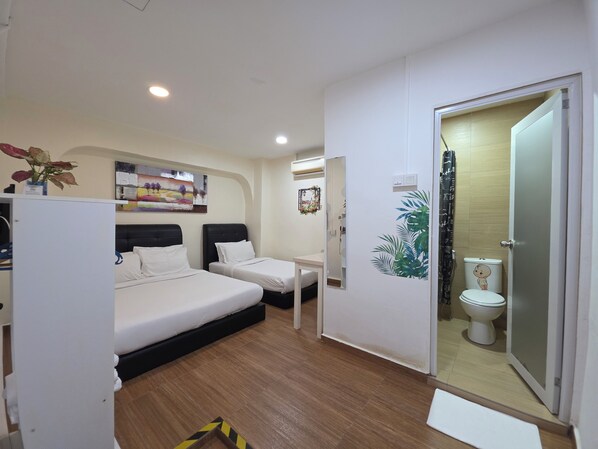 Quarto triplo luxo | Edredons de pluma, individualmente decorados, individualmente mobiliados