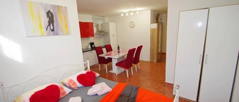 Iron/ironing board, free WiFi, bed sheets