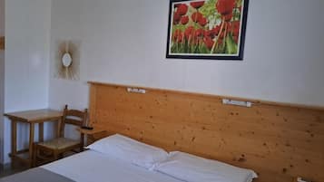 Blackout curtains, soundproofing, iron/ironing board, free WiFi