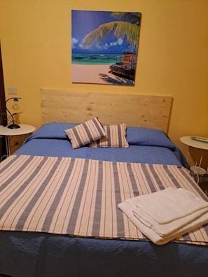 Blackout curtains, soundproofing, iron/ironing board, free WiFi