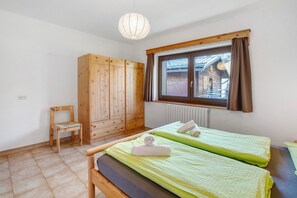 2 bedrooms, WiFi, bed sheets