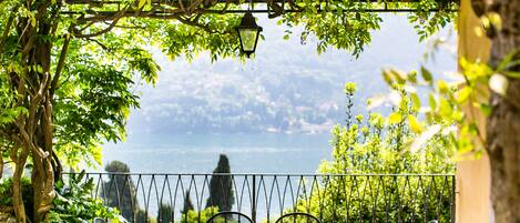 Apartment, 2 Bedrooms, Lake View | Terrace/patio