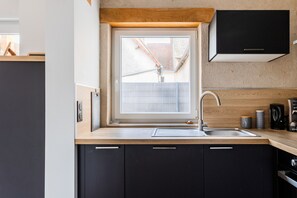 冰箱、微波炉、烤箱、炉灶