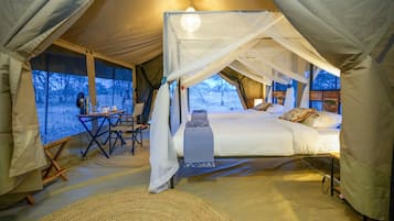 In-room safe, desk, laptop workspace