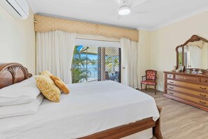 House, Lake View | Iron/ironing board, free WiFi