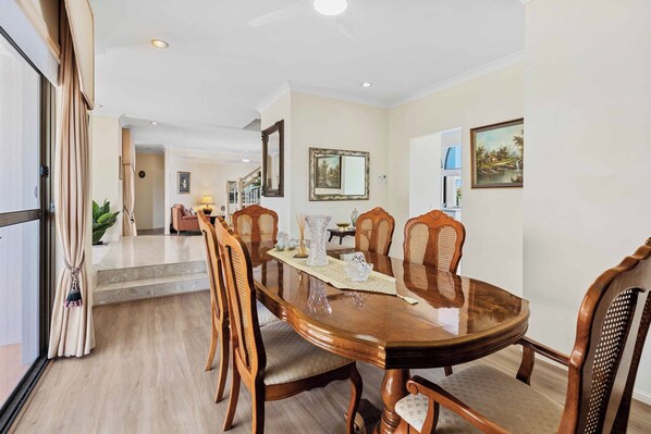 House, Lake View | Dining room