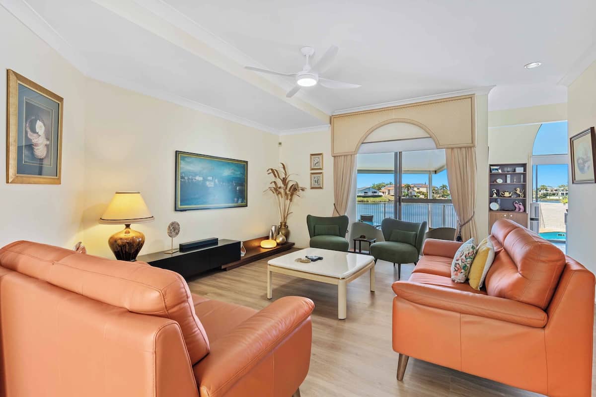 House, Lake View | Living area