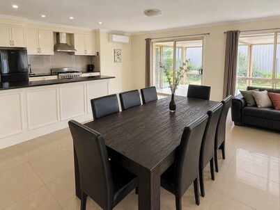 Relaxed Mount Gambier home with backyard