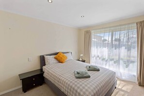 4 bedrooms, WiFi, bed sheets