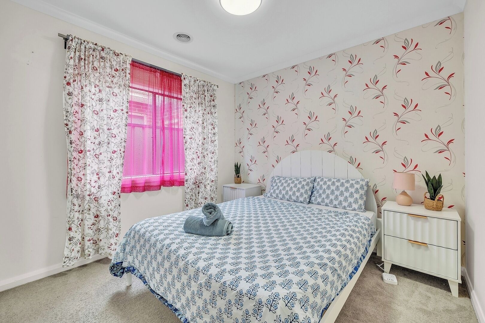 4 bedrooms, WiFi, bed sheets