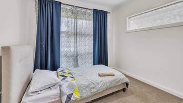 4 bedrooms, WiFi, bed sheets