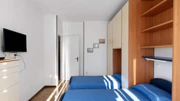 Bügeleisen/Bügelbrett, WLAN, Bettwäsche