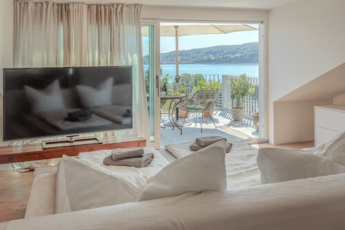 Apartment 'Seeapartment Untersee' with Lake View, Balcony and Wi-Fi