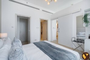 1 bedroom, in-room safe, iron/ironing board, WiFi (free)