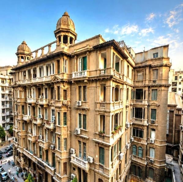 المنشأة من الخارج