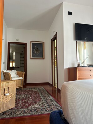 3 Schlafzimmer, Bügeleisen/Bügelbrett, WLAN, Bettwäsche