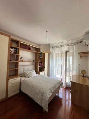 3 quartos, ferros/tábuas de passar roupa, Wi-Fi, roupa de cama