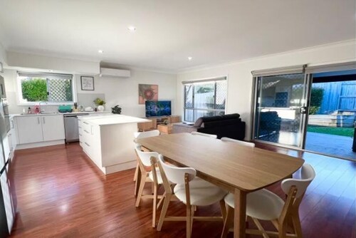 Space & Fun! One House with 2 Duplexes for rent!