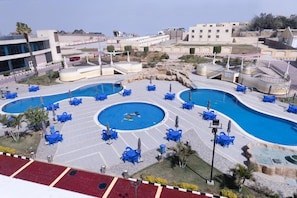 3 outdoor pools