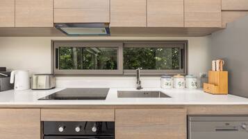 Deluxe Villa, 3 Bedrooms, Pool View, Beachside | Private kitchen | Electric kettle, toaster