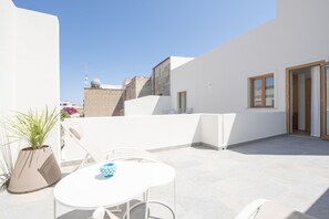Quarto casal ou duplo superior, vista para o jardim | Terraço/pátio