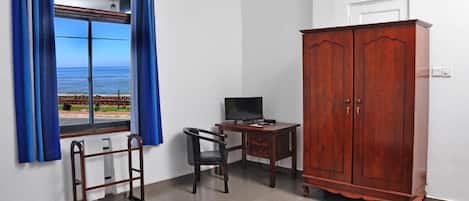 Deluxe Double or Twin Room, Sea View | Iron/ironing board, free WiFi