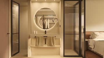 Premium Room | Minibar, in-room safe, desk, blackout curtains