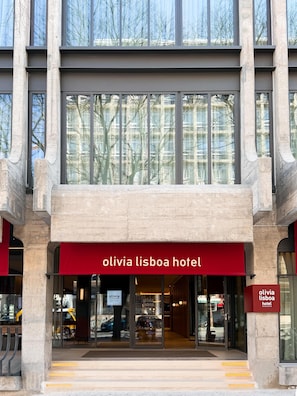 Vista frontal de la propiedad