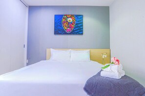 2 عدّة غرف نوم ومكواة/لوح كي وواي فاي وملاءات أسرّة