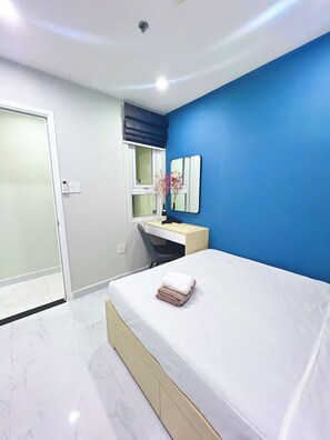 2 bedrooms, iron/ironing board, WiFi, bed sheets - Stylish Terra Royal Apartment – close to Independence Palace & Ben Thanh Market (Thành phố Hồ Chí Minh)