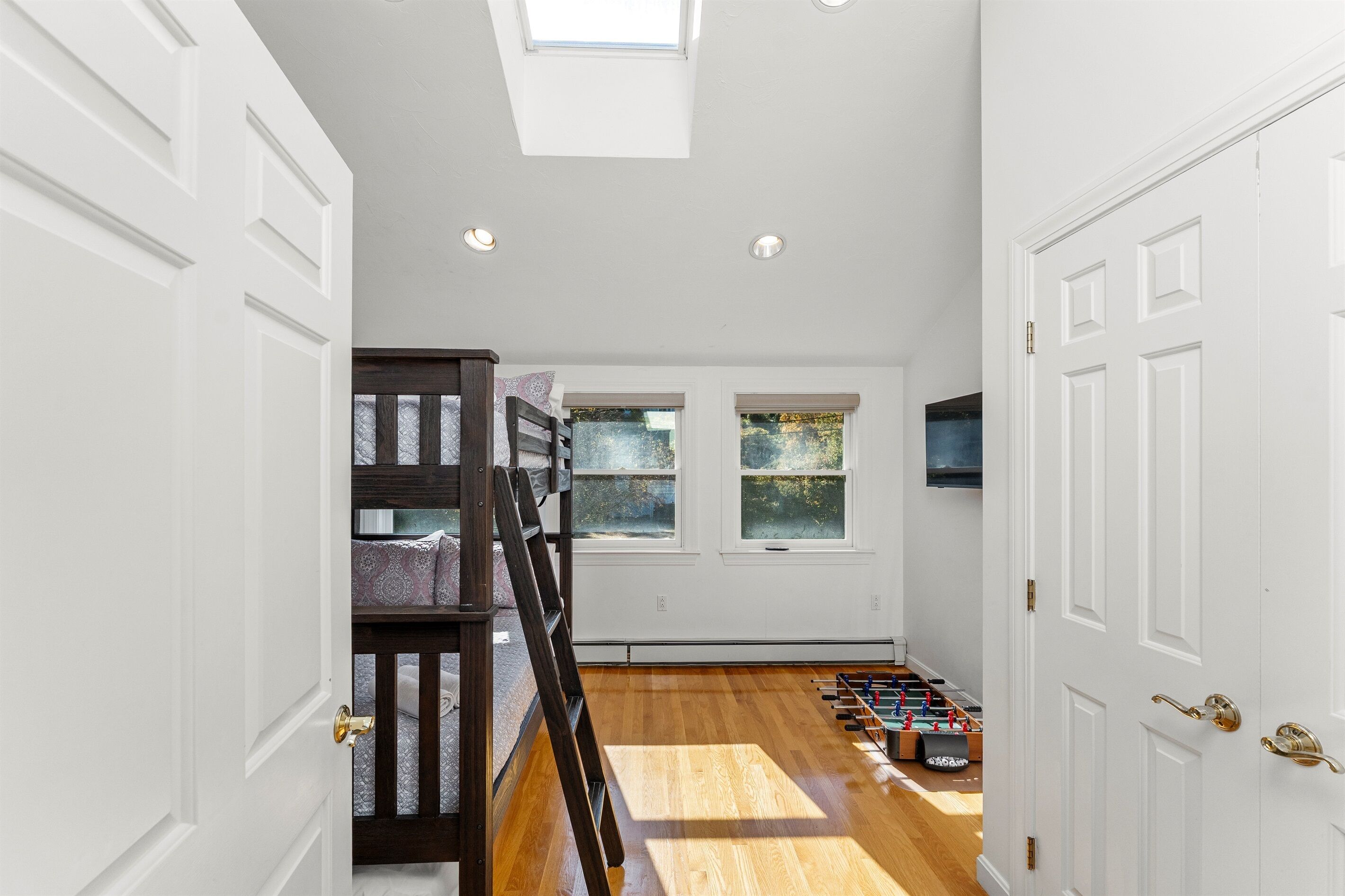 3 Schlafzimmer, Schreibtisch, Bügeleisen/Bügelbrett, Reisekinderbett