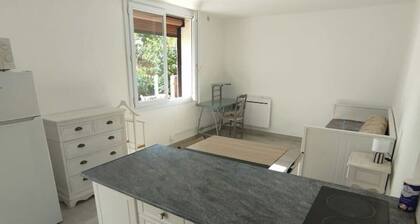 Charming studio located in Toulon