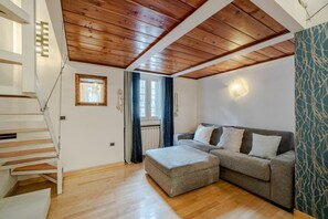 Living area - GuestHost - Comfortable Loft Apartment Turin (Turin)