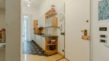 Frigorifero, microonde, tostapane