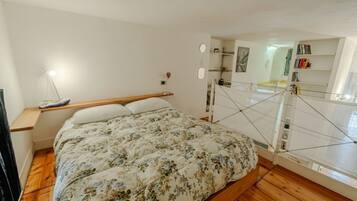 2 Schlafzimmer, Bügeleisen/Bügelbrett