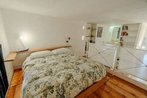 2 bedrooms, iron/ironing board - GuestHost - Comfortable Loft Apartment Turin (Turin)