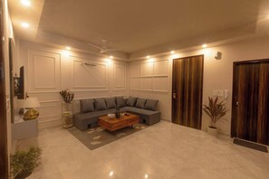 Books - Half Flight Dwarka Sector 23 (New Delhi)