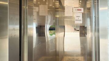 Apartment, 3 Bedrooms, Accessible, Smoking | Interior