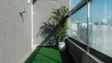 Apartment, 3 Bedrooms, Accessible, Smoking | Property grounds