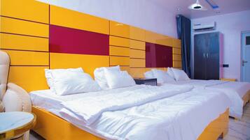 Laptopgeeigneter Arbeitsplatz, kostenloses WLAN