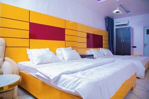 Skrivebord for bærbar PC og wi-fi (inkludert)