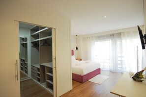 3 habitaciones, tabla de planchar con plancha, internet y ropa de cama 