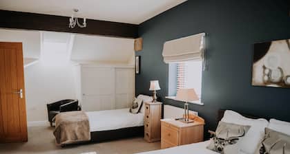 The Wild Woodpecker, Cobblestone Barn, Lancaster