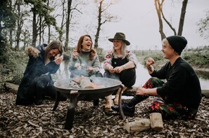 Property grounds - The Wild Woodpecker, Cobblestone Barn, Lancaster (Lancaster)