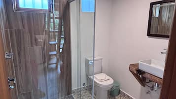 Dusche, Handtücher, Toilettenpapier