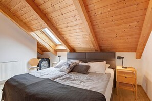 2 makuuhuonetta, silitysrauta/-lauta, Wi-Fi, vuodevaatteet