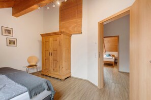 2 bedrooms, iron/ironing board, WiFi, bed sheets - Apartment An der Kapf, 80 sqm, Garden and Balcony, Max. 4 Guests, 4 Stars - DTV Certified (Münsingen)