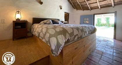 Séjour Authentique dans Bourrine Traditionnelle à Beauvoir-sur-Mer