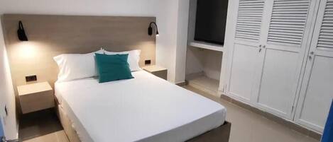 4 bedrooms, internet, bed sheets