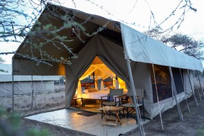 Exterior - Malaika Mara River Migration Camp (Serengeti)